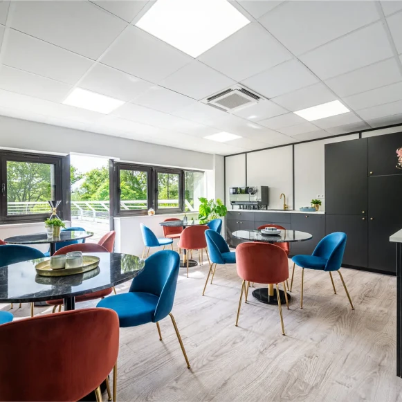 Bureau privé 10 m² 2 postes Coworking Rue Thomas Edison Le Mans 72650 - photo 3