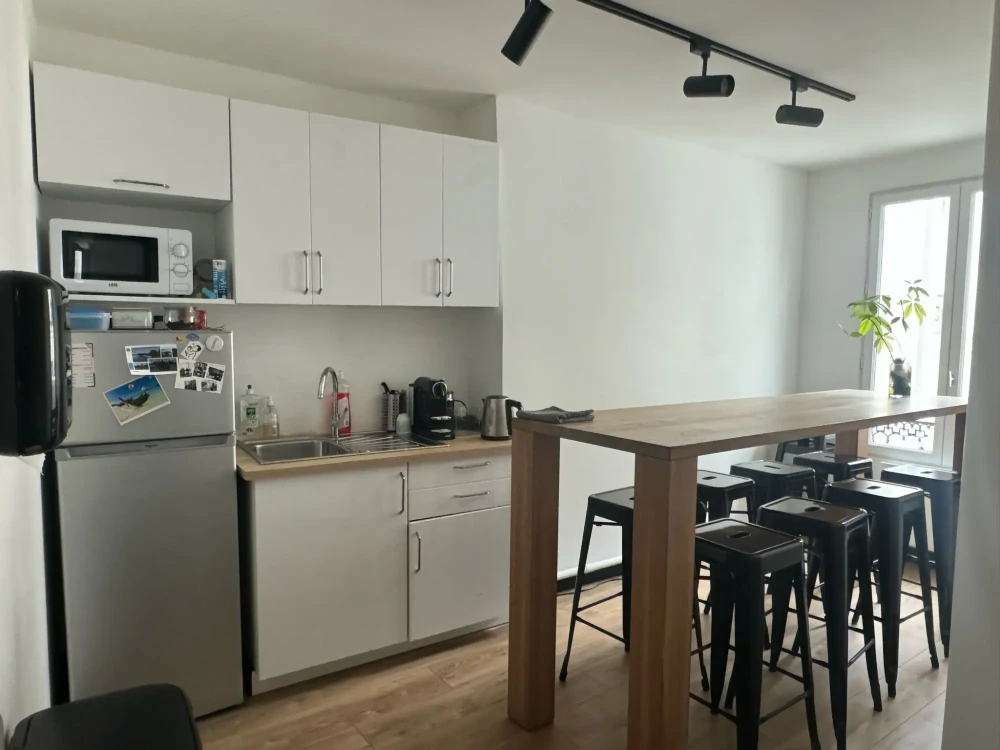 Espace indépendant - 75003 - 16 postes - 8500€