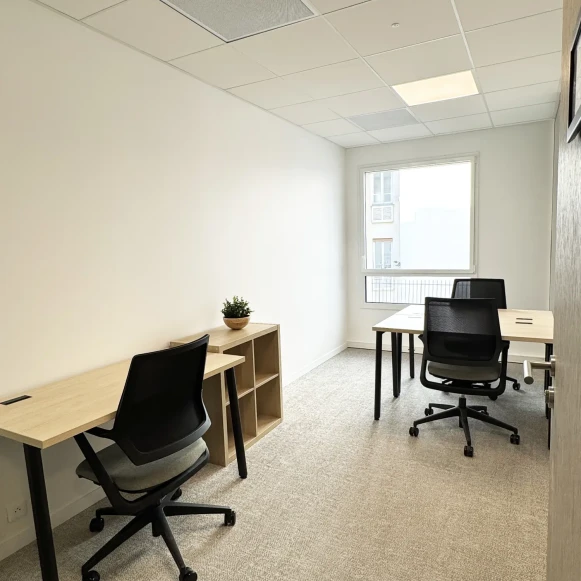 Bureau privé 11 m² 3 postes Location bureau Rue Ordener Paris 75018 - photo 1