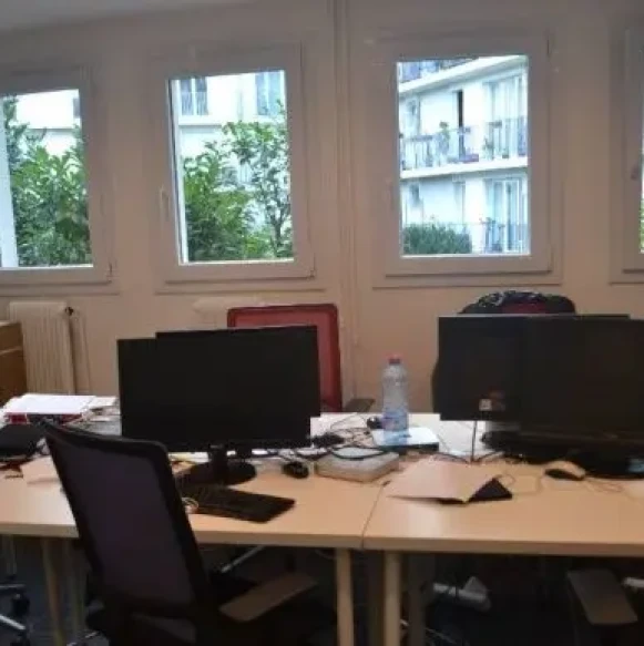 Bureau privé 16 m² 4 postes Location bureau Boulevard Gambetta Issy-les-Moulineaux 92130 - photo 1