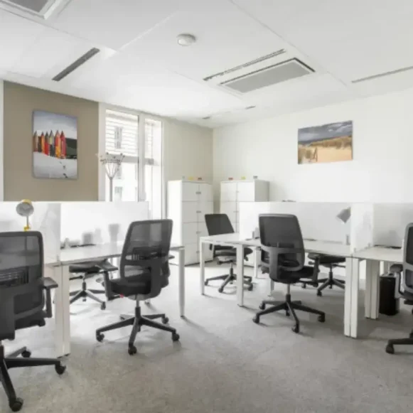 Bureau privé 7 m² 2 postes Coworking Mail Pablo Picasso Nantes 44000 - photo 5