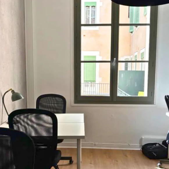 Open Space  15 postes Location bureau Cours de la République Narbonne 11100 - photo 10