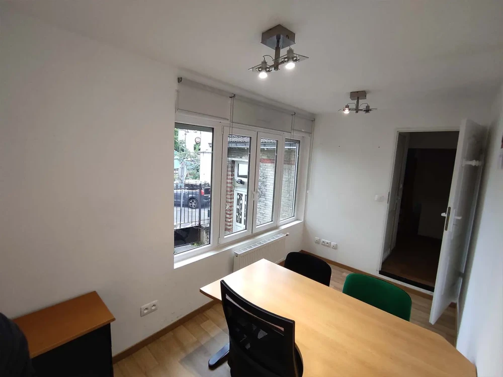 Espace indépendant - 92240 - 12 postes - 2000€