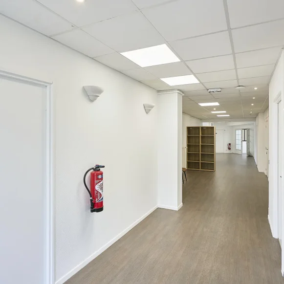 Bureau privé 12 m² 4 postes Coworking Rue de Fontenoy Lille 59000 - photo 4