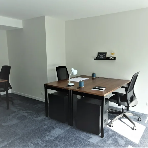 Bureau privé 14 m² 3 postes Location bureau Rue Paul Painlevé Nantes 44000 - photo 3