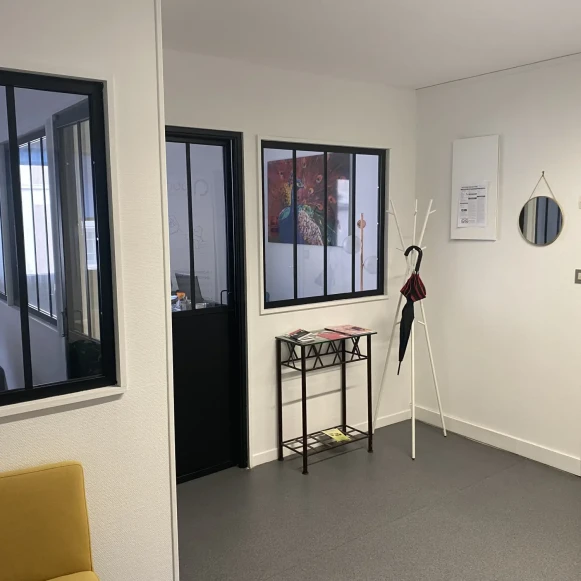 Bureau privé 12 m² 2 postes Location bureau Rue Chaptal Tours 37000 - photo 3