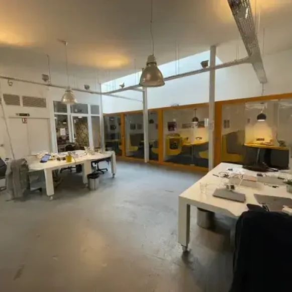 Bureau privé 20 m² 8 postes Location bureau Rue des Arquebusiers Paris 75003 - photo 6