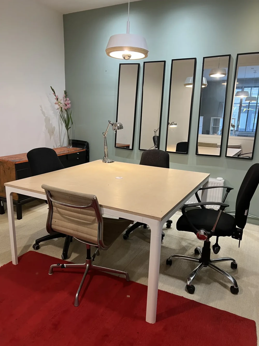 Bureau privé - 75011 - 3 postes - 1200€