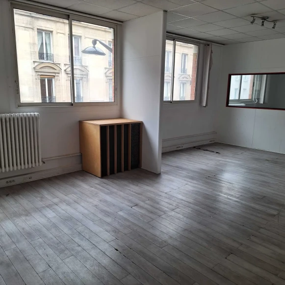 Espace indépendant 100 m² 19 postes Location bureau Rue de Charonne Paris 75011 - photo 3