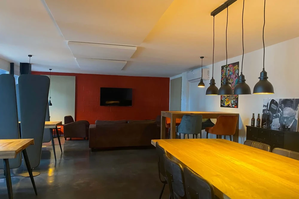 Open Space - 62220 - 16 postes - 155€