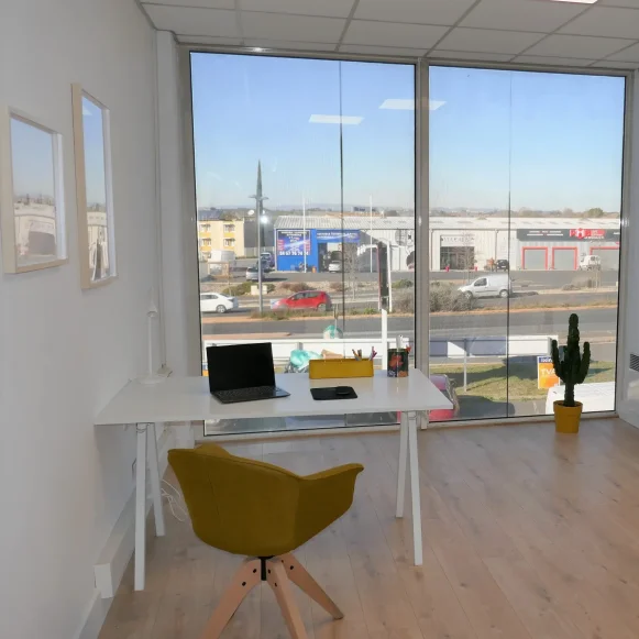 Bureau privé 15 m² 1 poste Location bureau Rue du Saint-Victor Villeneuve-lès-Béziers 34420 - photo 3