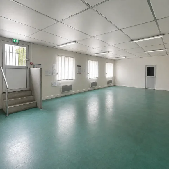 Bureau privé 40 m² 7 postes Coworking Rue du Creusot Croix 59170 - photo 1