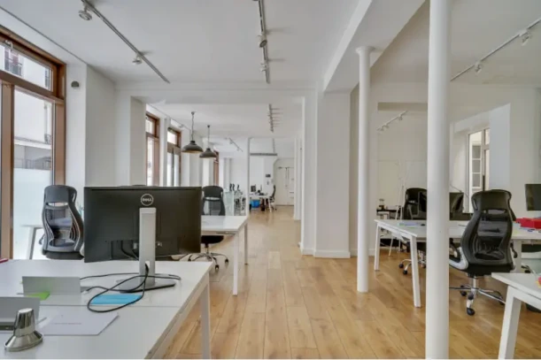 Espace indépendant - 75011 - 52 postes - 25900€