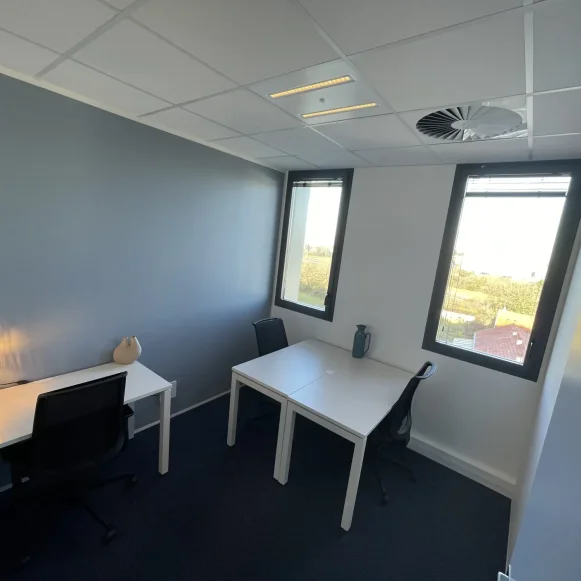 Bureau privé 7 m² 2 postes Location bureau Rue James Joule Rezé 44400 - photo 1