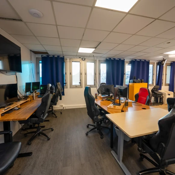 Espace indépendant 70 m² 6 postes Location bureau Rue Michelet Bagnolet 93170 - photo 1