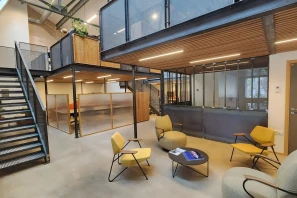 Open Space - 69230 - 18 postes - 265€