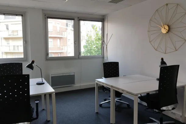 Bureau privé - 76100 - 5 postes - 1027€