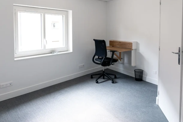 Bureau privé - 95270 - 2 postes - 495€