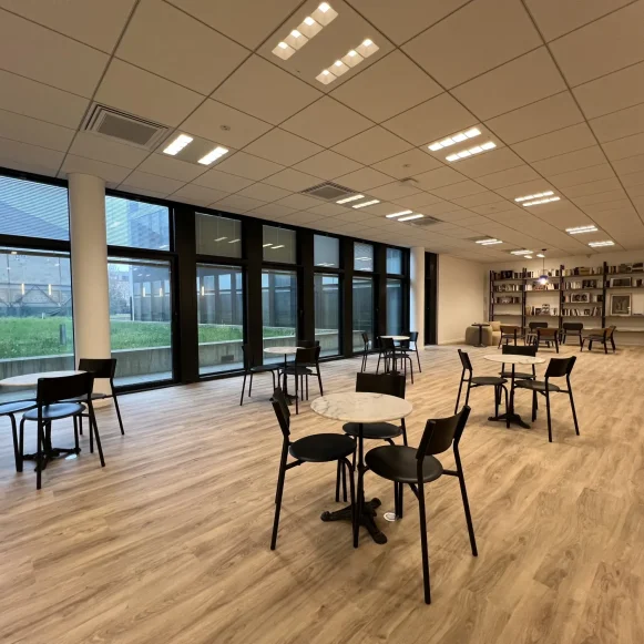 Bureau privé 12 m² 2 postes Coworking Avenue de Paris Villejuif 94800 - photo 12