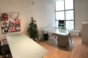 Bureau privé - 06560 - 2 postes - 425€