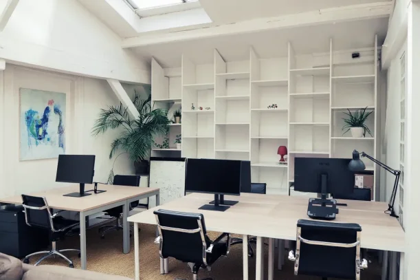 Bureau privé - 75018 - 6 postes - 1200€