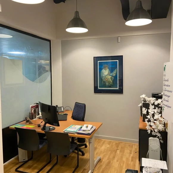 Espace indépendant 27 m² 6 postes Location bureau Rue Amelot Paris 75011 - photo 5