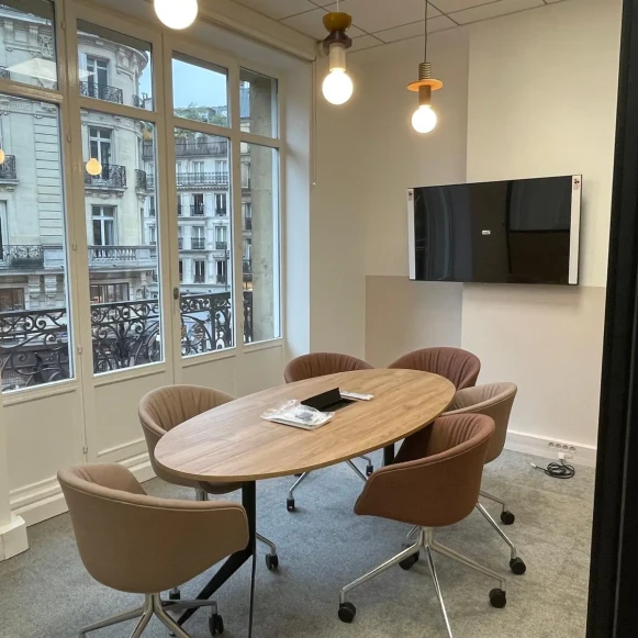 Espace indépendant 173 m² 31 postes Coworking Rue Montmartre Paris 75002 - photo 4