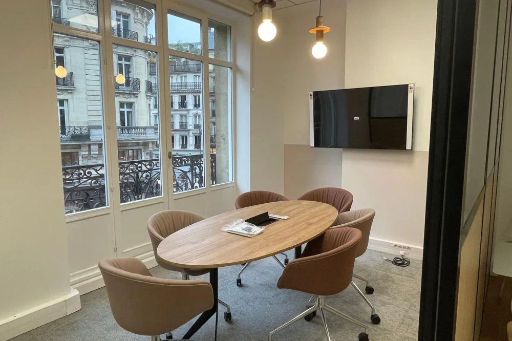 Espace indépendant - 75002 - 18 postes - 10800€