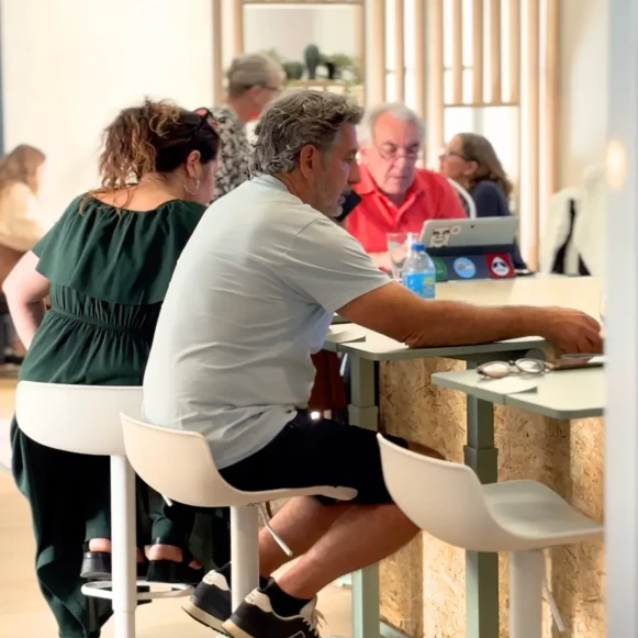 Open Space  15 postes Location bureau Cours de la République Narbonne 11100 - photo 6