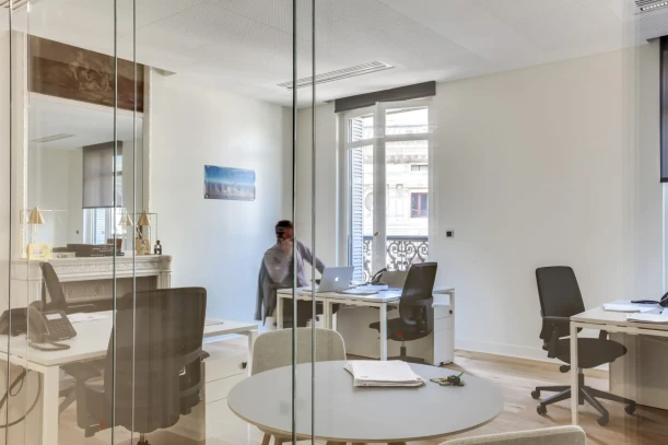 Bureau privé - 75009 - 7 postes - 8691€
