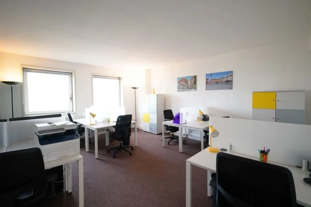 Bureau privé - 06200 - 2 postes - 647€