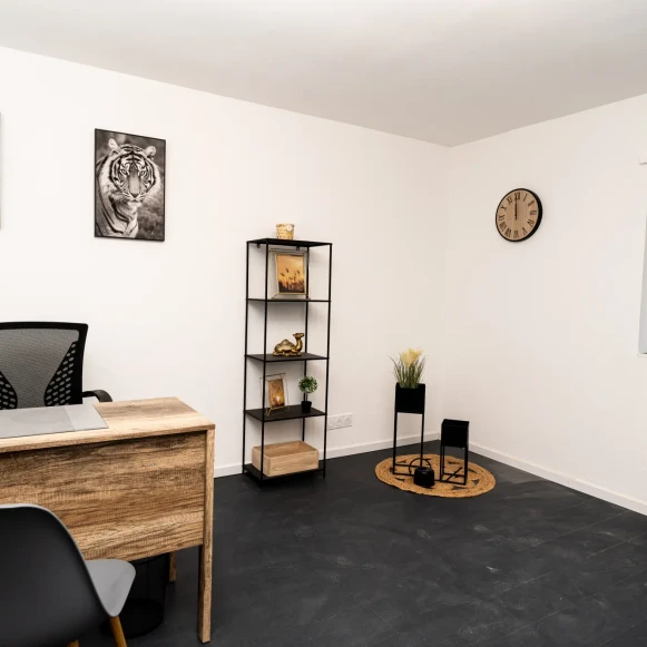 Bureau privé 14 m² 2 postes Location bureau Rue Jean Jaurès Brionne 27800 - photo 1