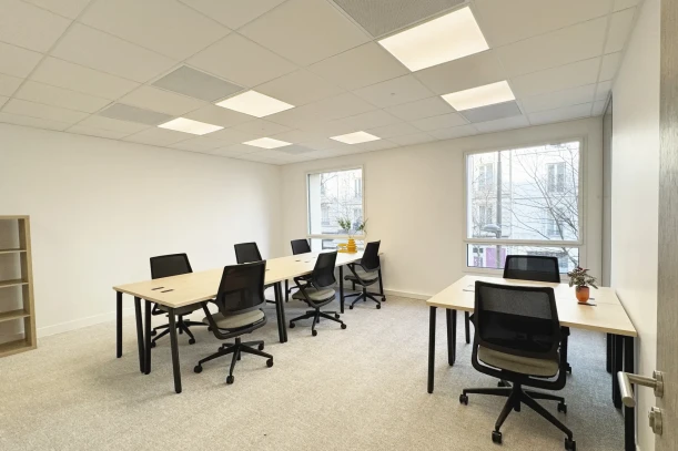 Bureau privé - 75018 - 8 postes - 3960€