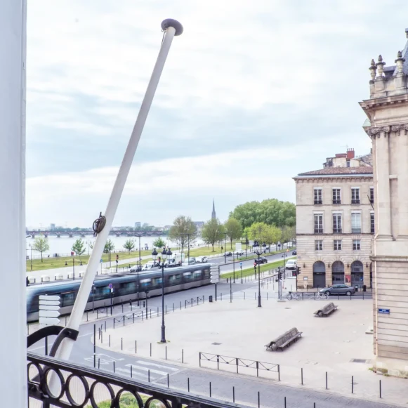 Bureau privé 78 m² 24 postes Location bureau Cours Xavier Arnozan Bordeaux 33000 - photo 1