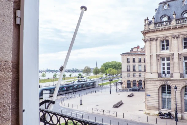 Bureau privé - 33000 - 24 postes - 6000€