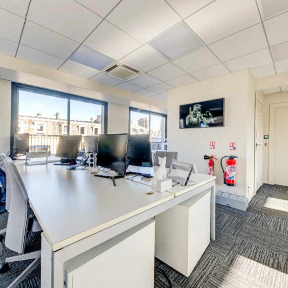 Bureau privé 35 m² 6 postes Location bureau Rue Léo Delibes Paris 75016 - photo 1