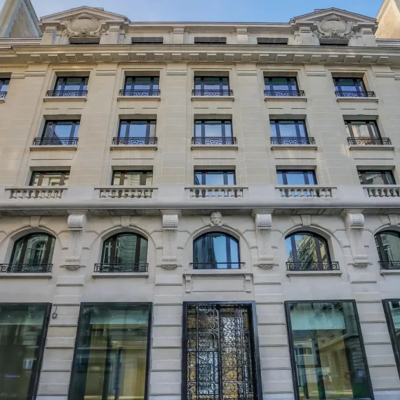 Bureau privé 39 m² 10 postes Coworking Rue d'Amsterdam Paris 75008 - photo 2