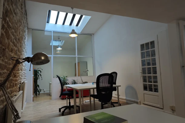 Bureau privé - 75004 - 6 postes - 3500€