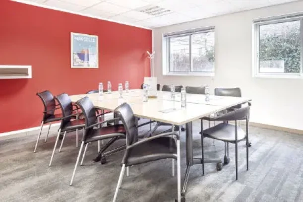 Bureau privé - 13008 - 3 postes - 1275€