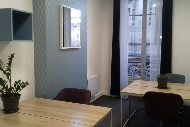 Bureau privé - 69002 - 3 postes - 699€
