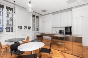 Bureau privé - 75010 - 27 postes - 10706€