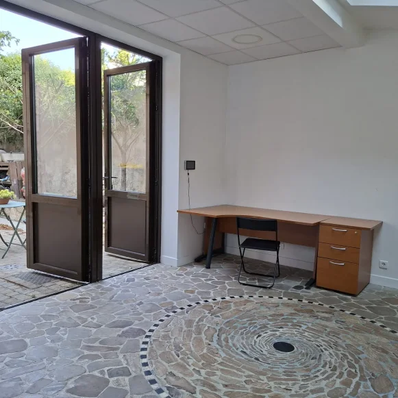 Bureau privé 25 m² 5 postes Location bureau Boulevard de Vincennes Fontenay-sous-Bois 94120 - photo 7