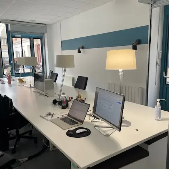Open Space  4 postes Coworking Rue du Faubourg Saint-Martin Paris 75010 - photo 2