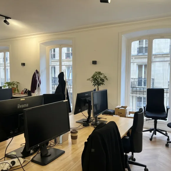 Espace indépendant 125 m² 24 postes Location bureau Rue du Caire Paris 75002 - photo 4