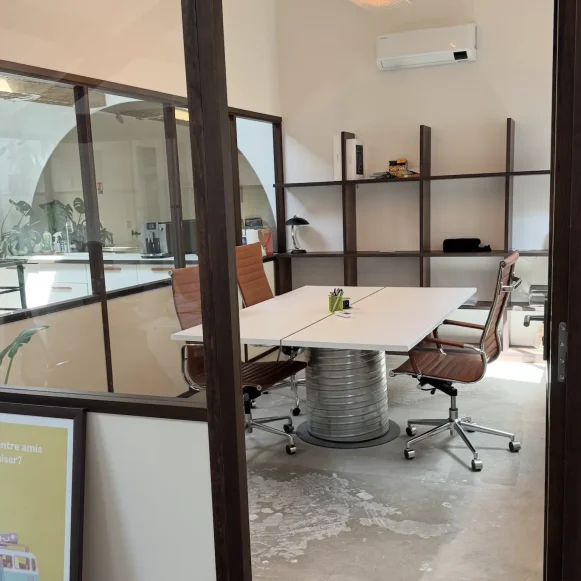 Bureau privé 20 m² 4 postes Location bureau Rue du Berceau Marseille 13005 - photo 5