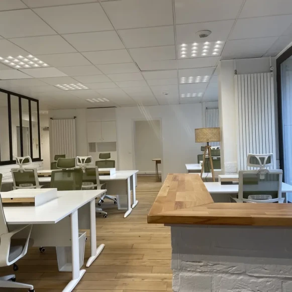 Bureau privé 15 m² 2 postes Location bureau Rue Guy Môquet Paris 75017 - photo 10