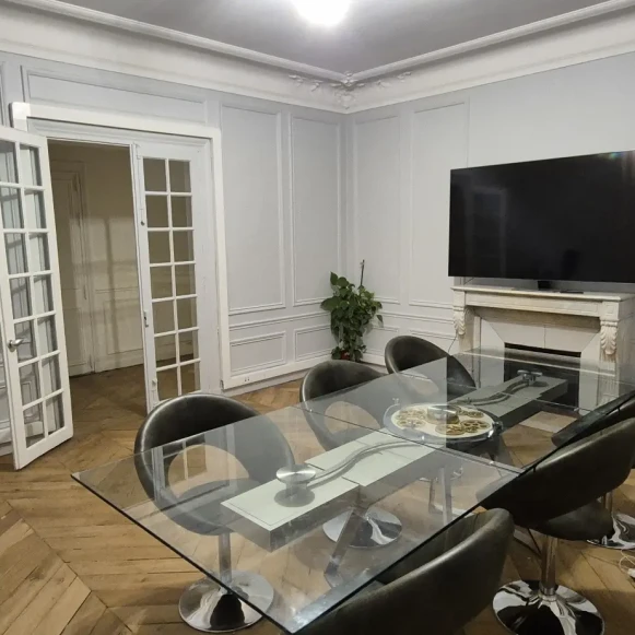 Bureau privé 20 m² 3 postes Location bureau Rue Washington Paris 75008 - photo 9