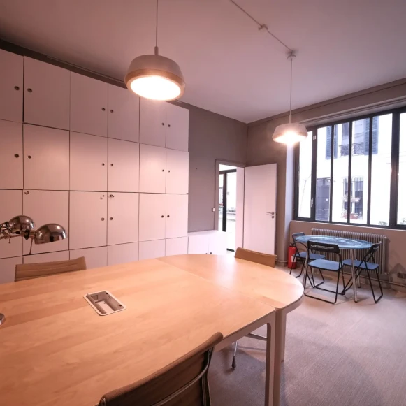 Bureau privé 20 m² 3 postes Location bureau Boulevard Voltaire Paris 75011 - photo 4