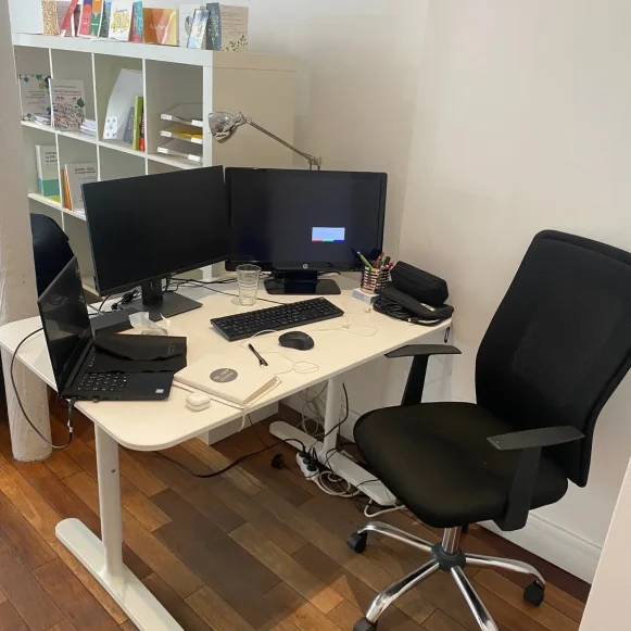 Open Space  2 postes Coworking Rue de Naples Paris 75008 - photo 1