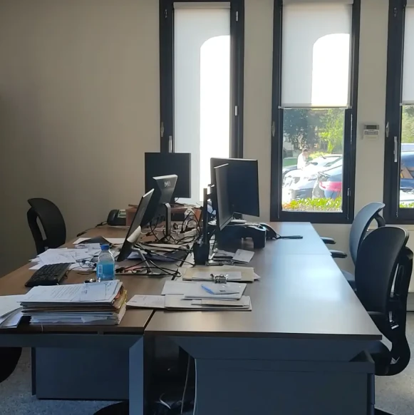 Bureau privé 25 m² 4 postes Coworking Rue de la Découverte Labège 31670 - photo 2
